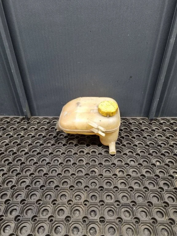 Coolant expansion tank/reservoir – Opel Astra H (2004-2012)