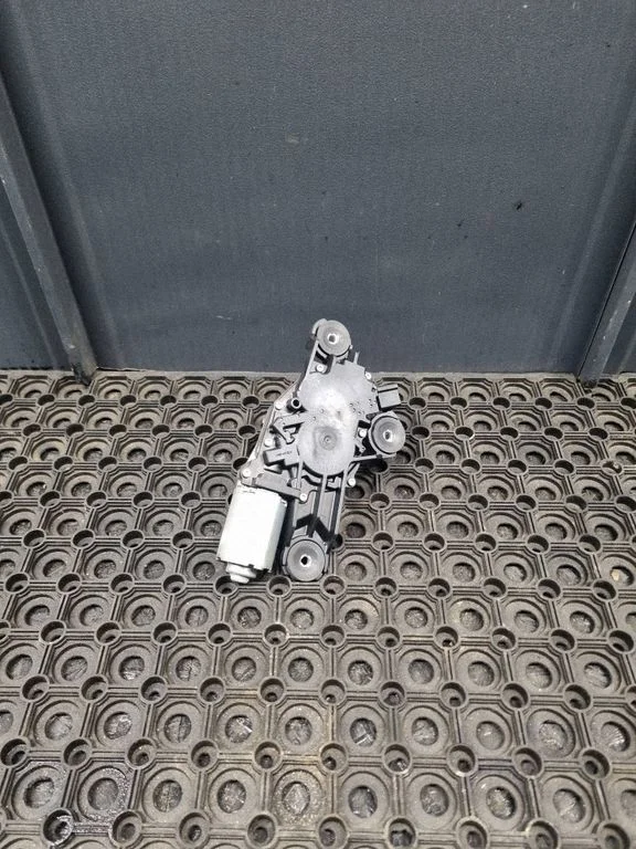 Rear window wiper motor – Ford Focus C-MAX (2003-2010)