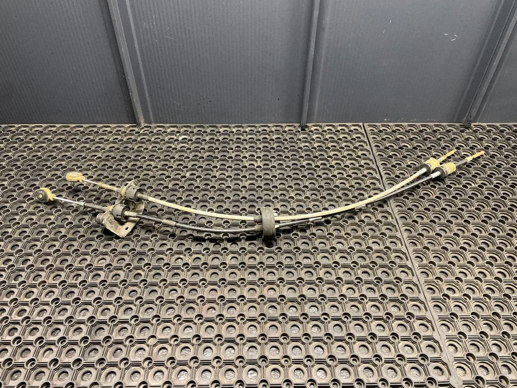 Gear shift cable linkage 55350266