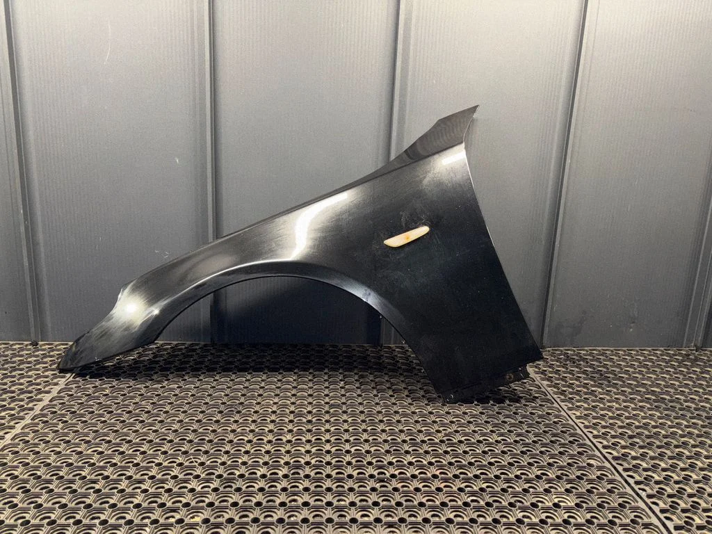 Fender – BMW 5 Series E60 E61 (2004-2010)