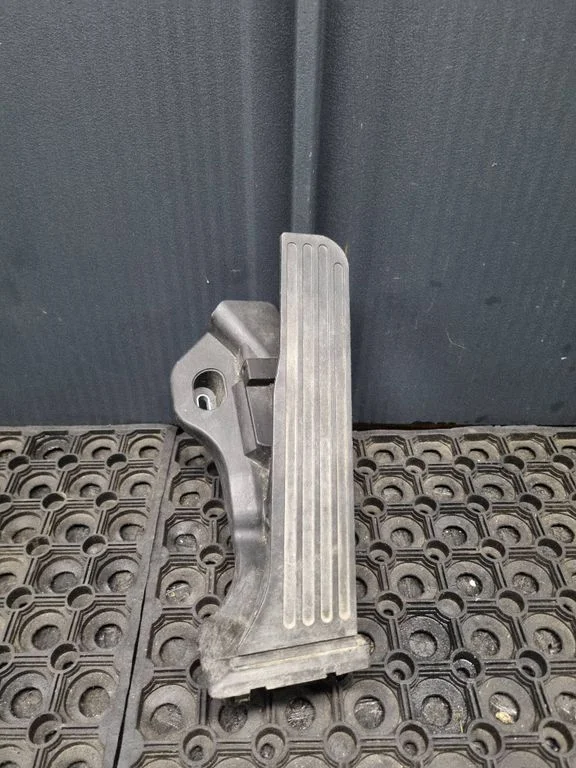 Accelerator throttle pedal – Volkswagen Golf Plus (2005-2013)