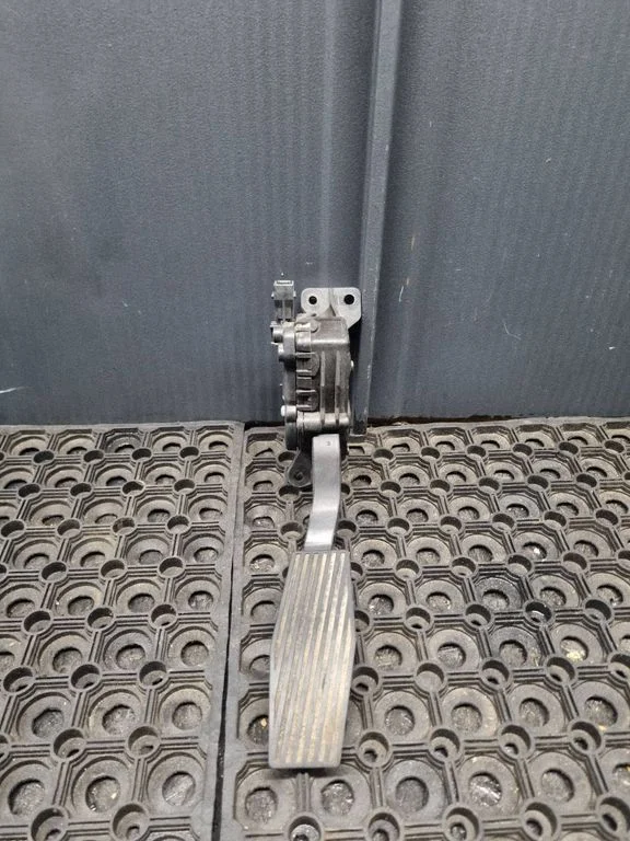 Accelerator throttle pedal – Opel Vectra C (2002-2005)