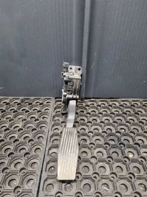 Accelerator throttle pedal – Opel Vectra C (2002-2005)
