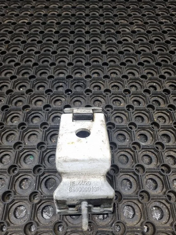Loading door upper hinge – Renault Master III (2010-2024)