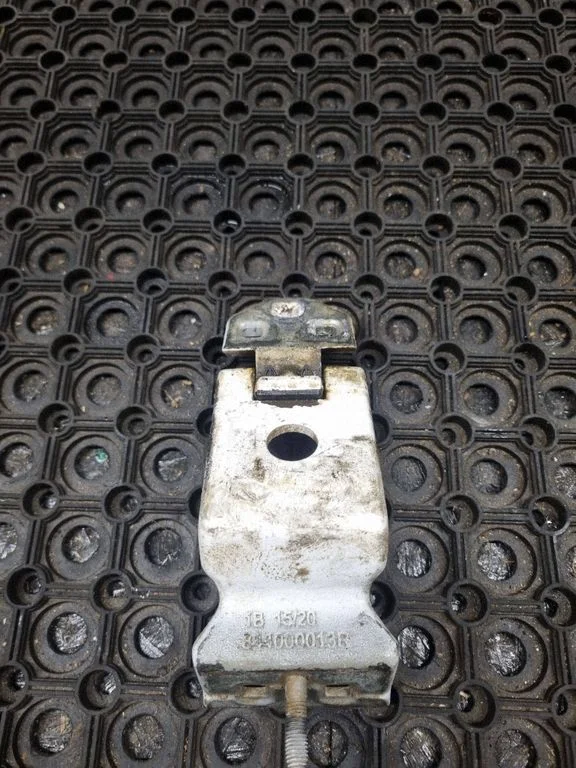 Loading door upper hinge – Renault Master III (2010-2024)
