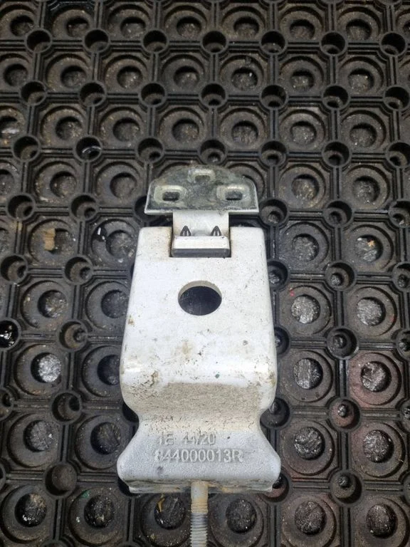 Loading door upper hinge – Renault Master III (2010-2024)