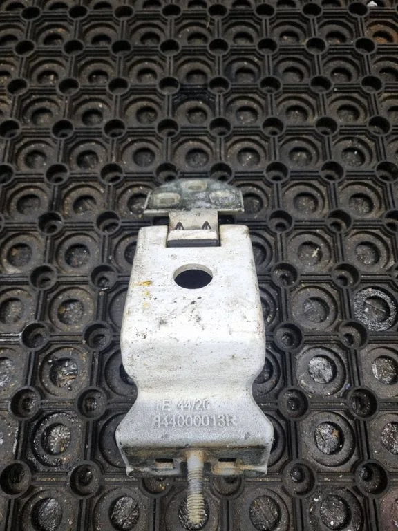 Loading door upper hinge – Renault Master III (2010-2024)