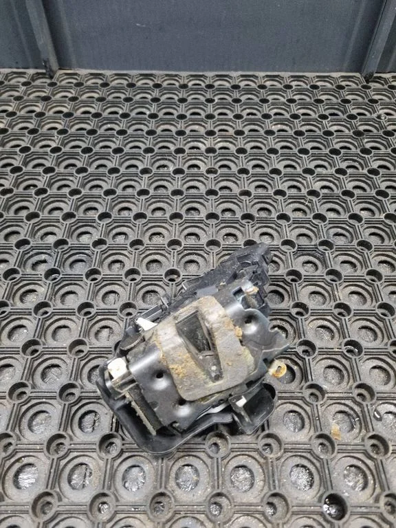 Tagaukse lukk – Ford S-MAX (2006-2015)