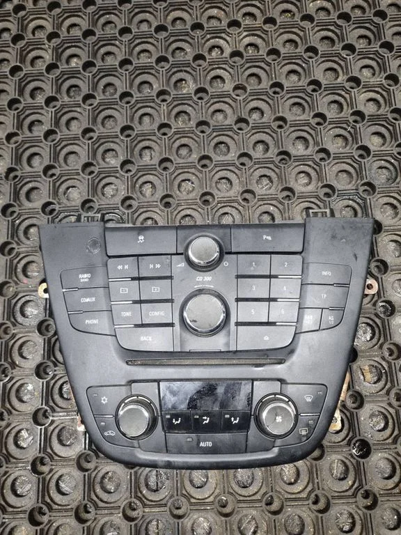 Head unit multimedia control – Opel Insignia A (2008-2017)