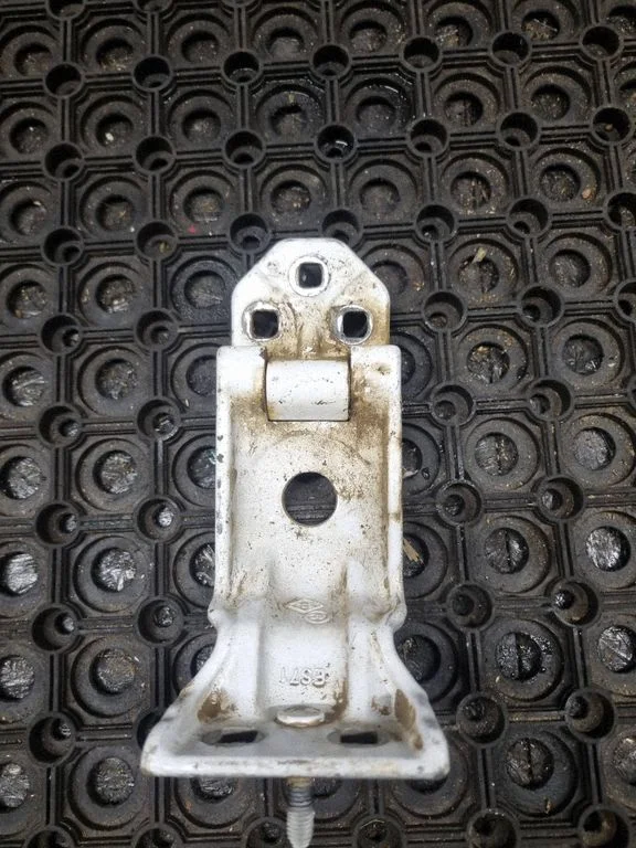Loading door upper hinge – Renault Master III (2010-2024)