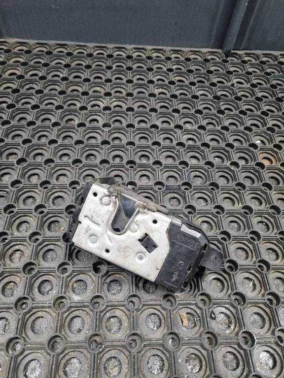 Front door lock – Opel Astra H (2004-2012)