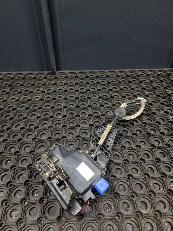 Esiukse lukk – Volkswagen Touareg I (2002-2010)