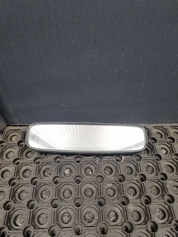 Rear view mirror (interior) – Toyota Prius (XW20) (2003-2009)