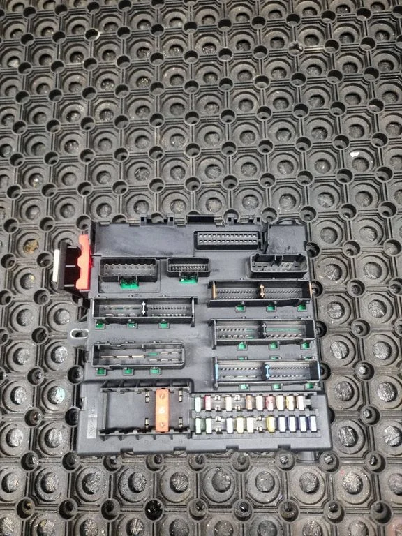 Fuse module 13189924 – Opel Signum (2003-2008)