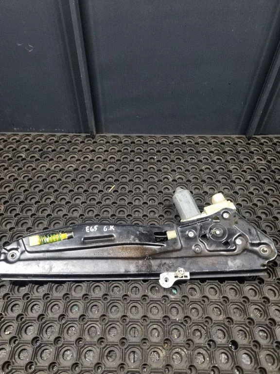 Rear door window regulator with motor – BMW 7 Series E65 E66 (2001-2008)
