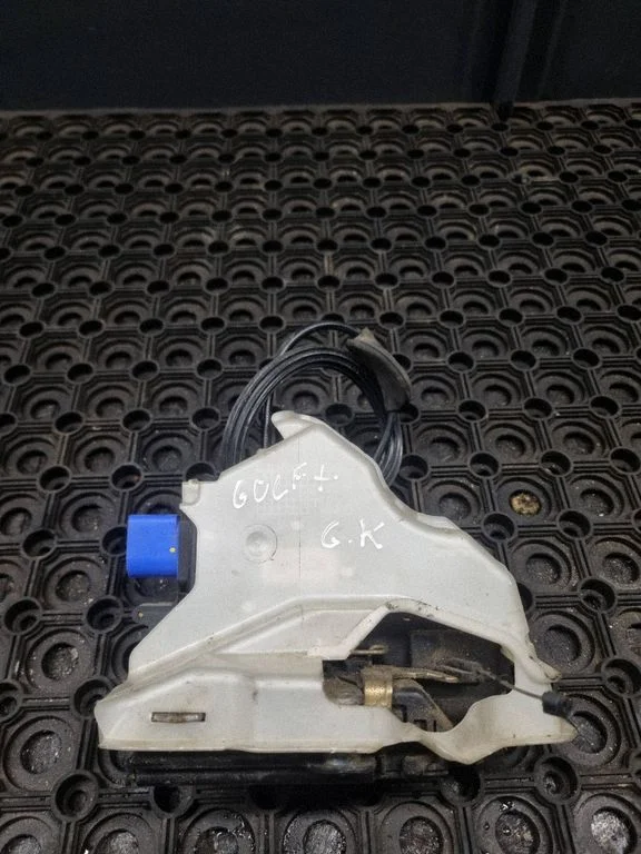 Tagaukse lukk – Volkswagen Golf Plus (2005-2013)