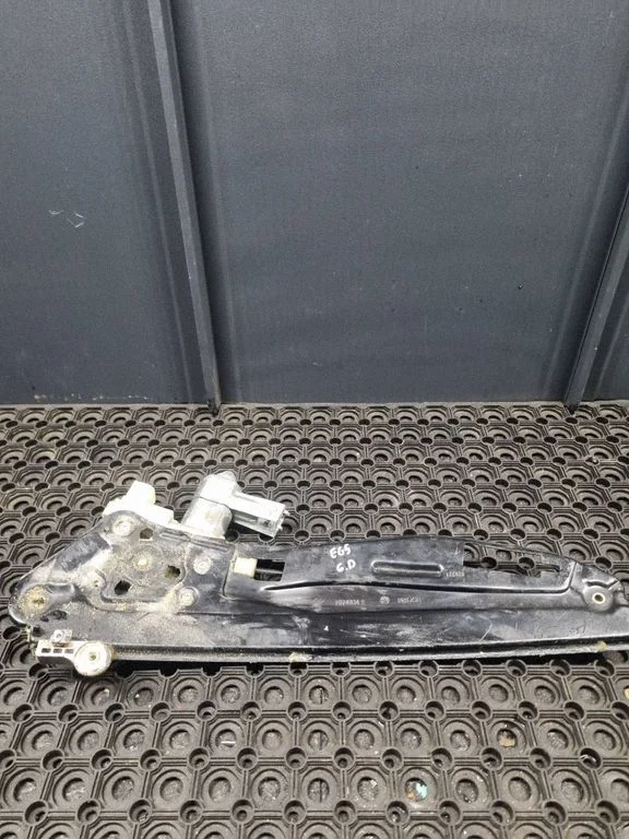 Rear door window regulator with motor – BMW 7 Series E65 E66 (2001-2008)