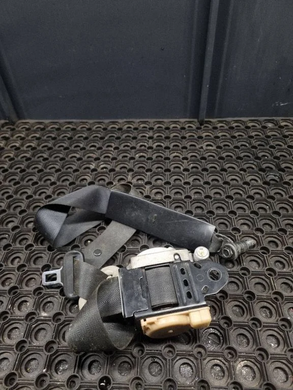 Front seatbelt – Nissan X-Trail T31 (2007-2014)