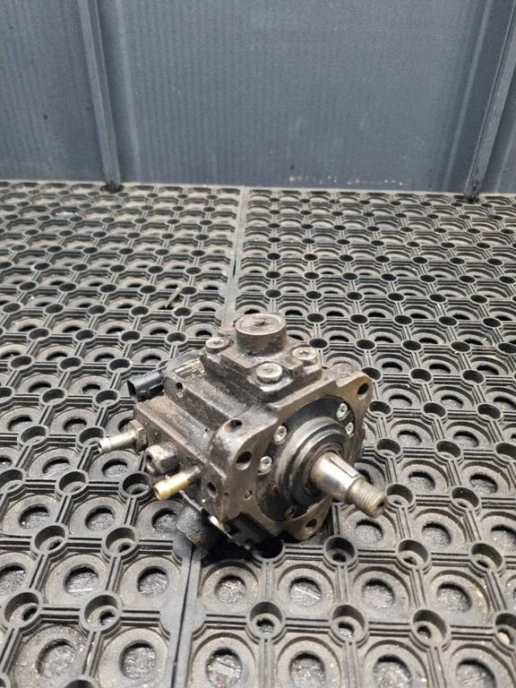 Fuel injection high pressure pump – Opel Vectra C (2002-2005)