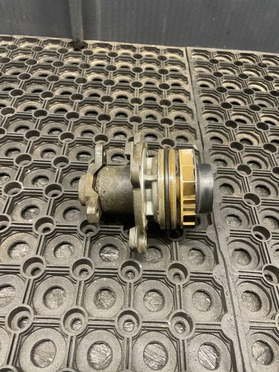 Water pump 210103098R