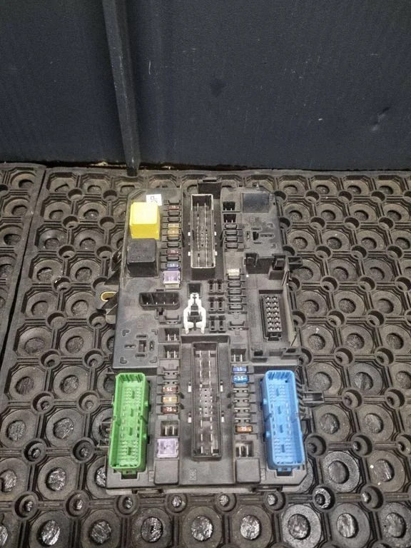 Fuse module – Opel Astra H (2004-2012)