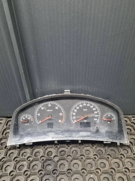 Speedometer (instrument cluster) – Opel Vectra C (2002-2005)