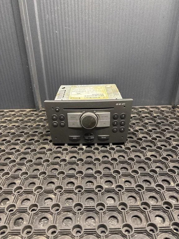 Radio/CD/DVD/GPS head unit – Opel Vectra C (2005-2009)