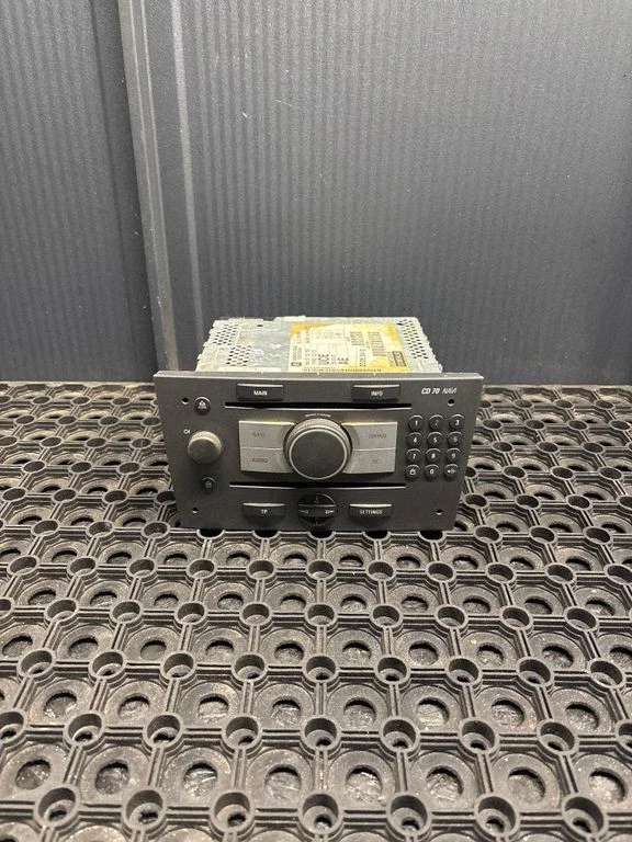 Radio/CD/DVD/GPS head unit 383555646