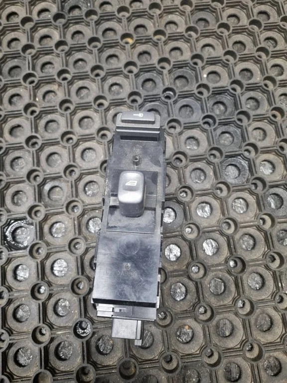 Electric window control switch 30658117