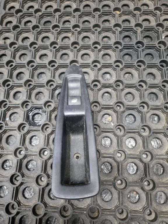 Electric window control switch 215436