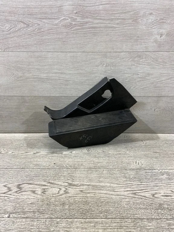 Foot area side trim – BMW X5 E53 (1999-2006)