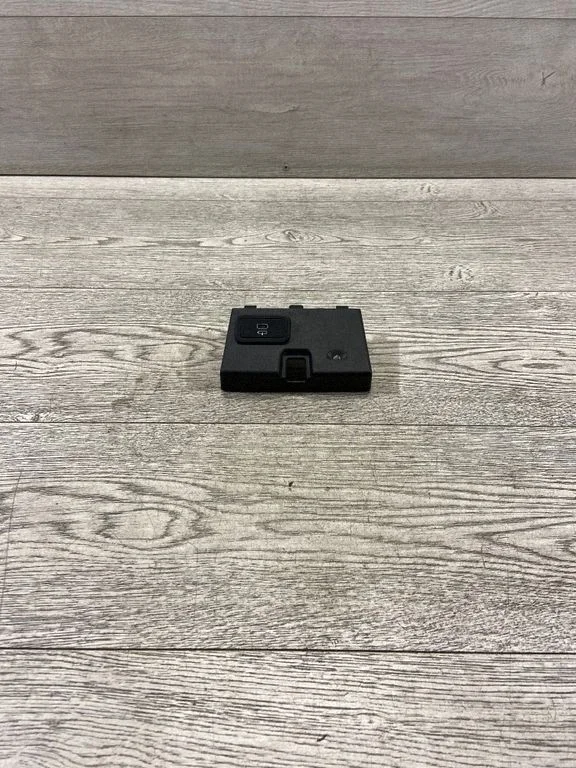 USB-pesa – BMW 3-seeria G20 G21 (2019-)