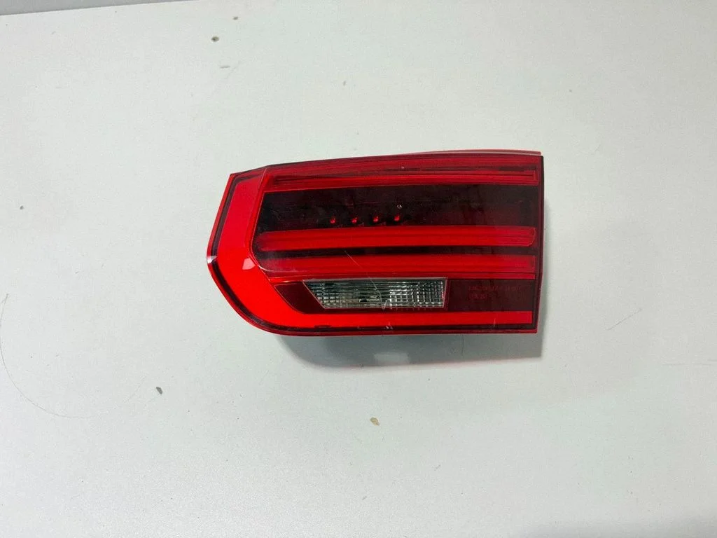 Aizmugurējais lukturis bagāžnieka vākā – BMW 3. sērija F30 F35 F31 (2012-2018)