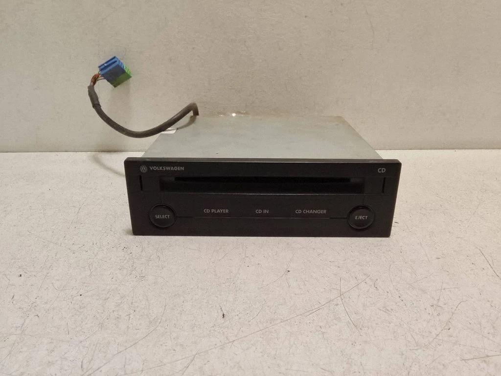 CD/DVD changer – Volkswagen Passat B5 (1997-2000)