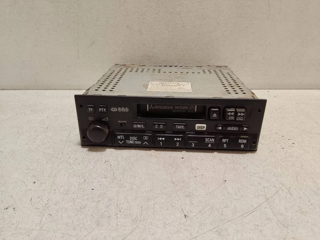 Radio/CD/DVD/GPS head unit MR337278