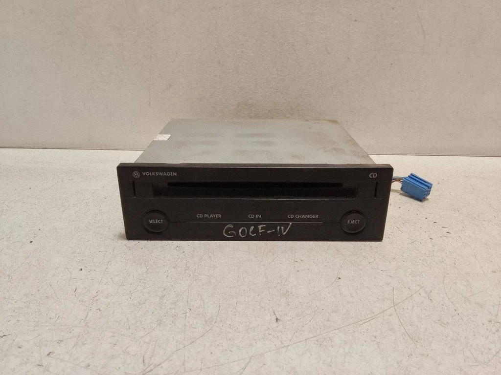 CD/DVD changer – Volkswagen Golf IV (1998-2005)