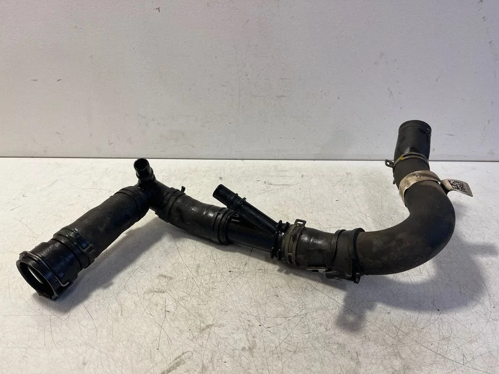 Engine coolant pipe/hose MB3G8B273FD