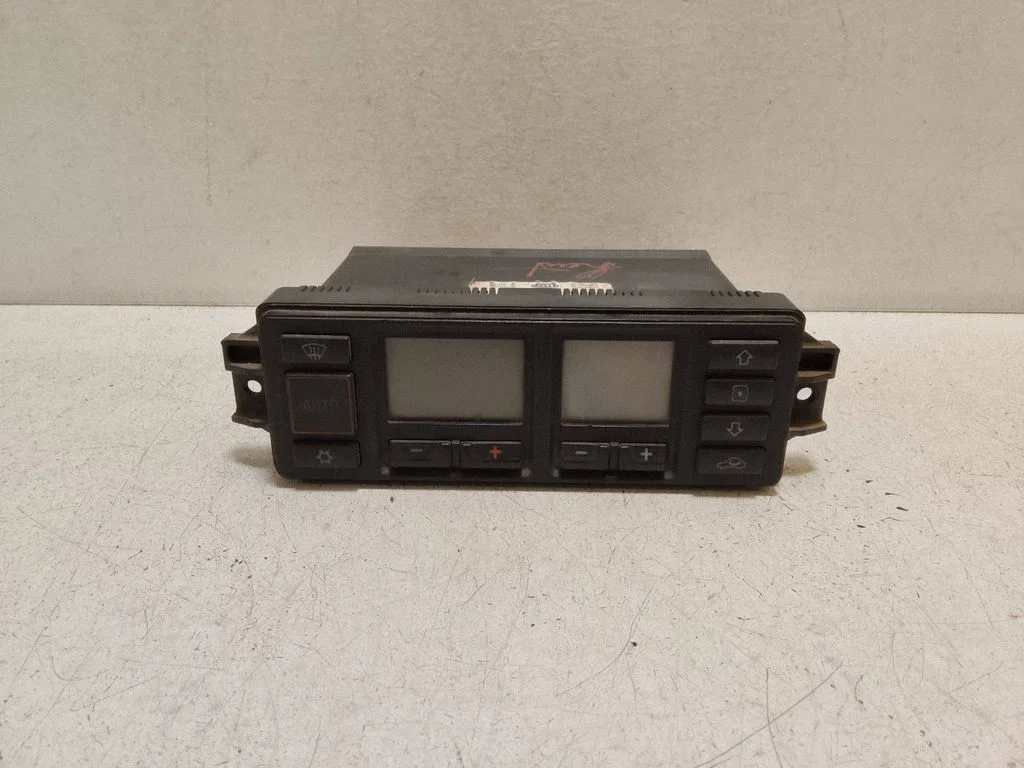 Climate control unit – Audi A6 S6 C4 4A (1994-1997)