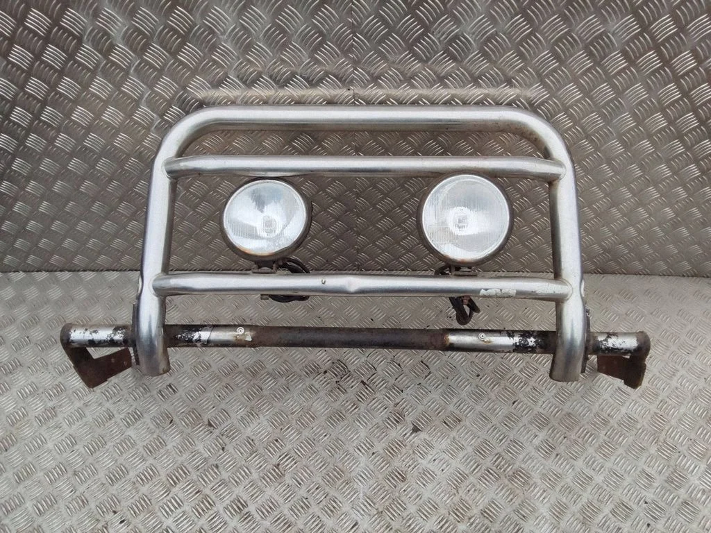 Maasturi esikaitse (džiipidele)