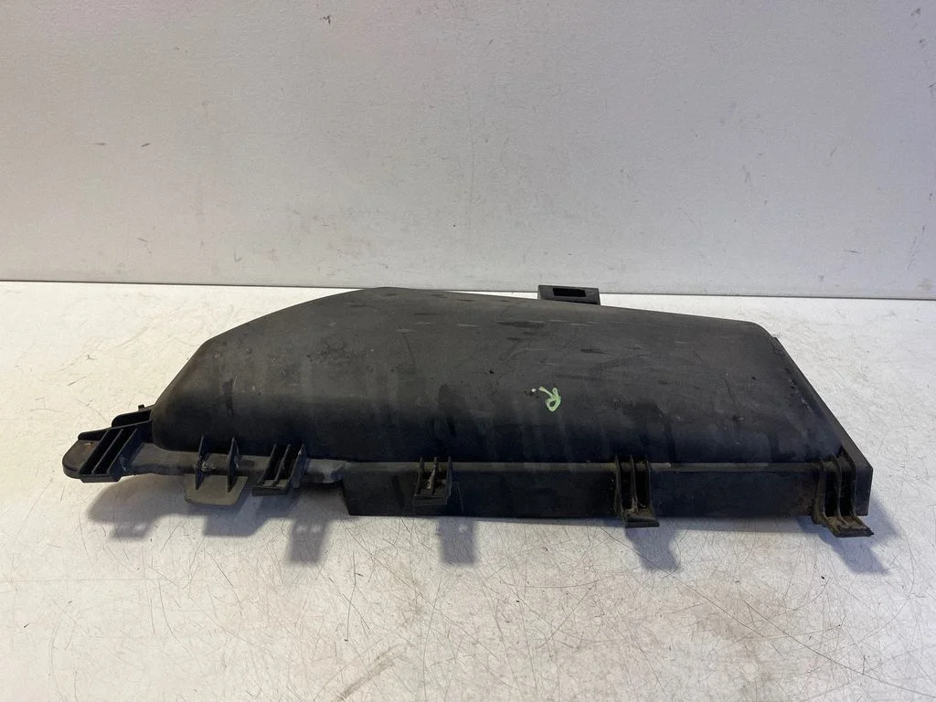 Salongi õhufiltri kate – BMW 5-seeria E60 E61 (2004-2010)