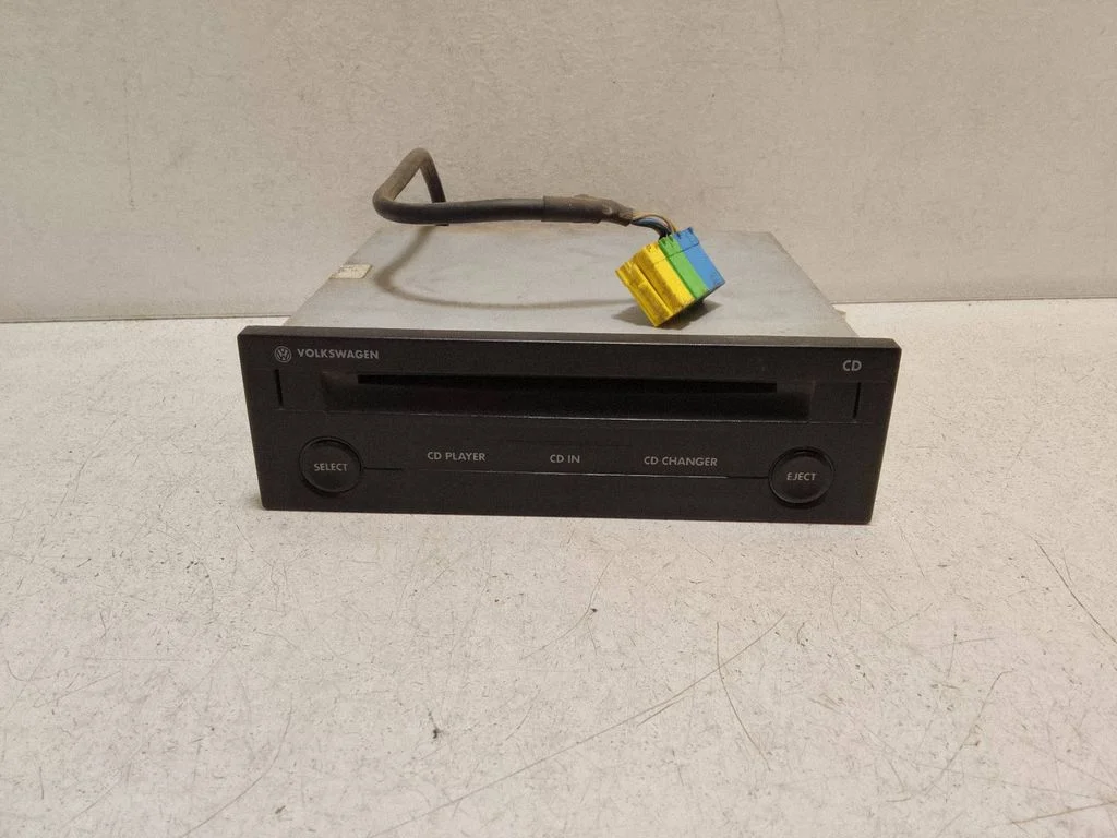 CD/DVD changer – Volkswagen Passat B5.5 (2001-2005)