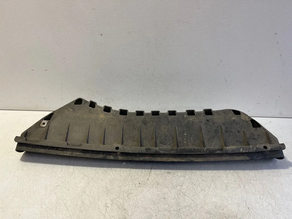Rear bumper mounting bracket – BMW 5 Series E60 E61 (2004-2010)