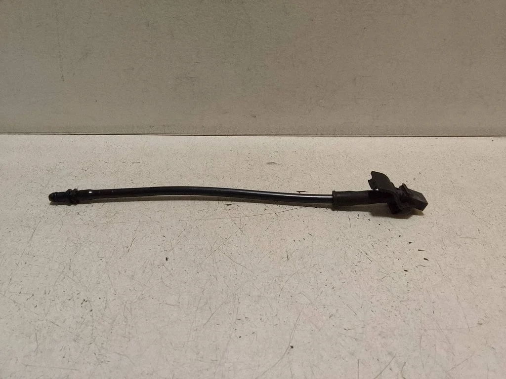 Windshield washer spray nozzle B630B