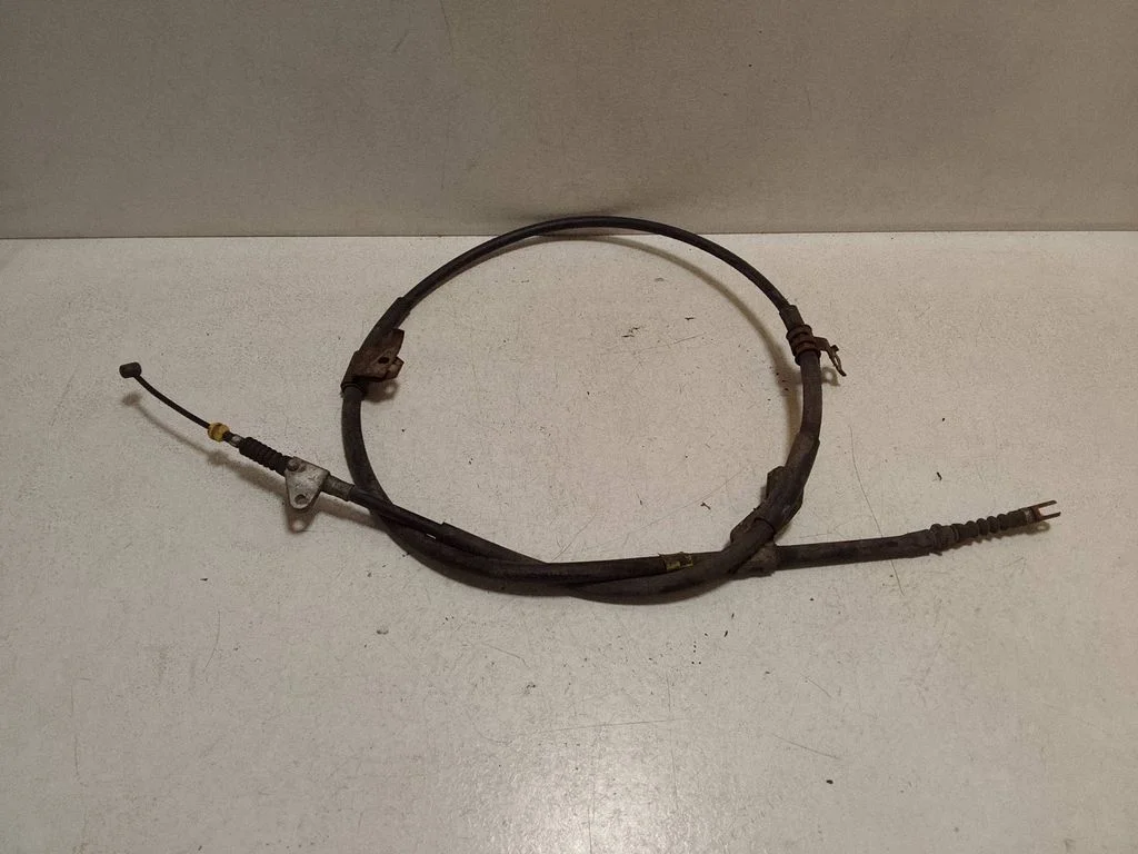 Handbrake/parking brake wiring cable – Toyota Avensis T220 (2000-2003)