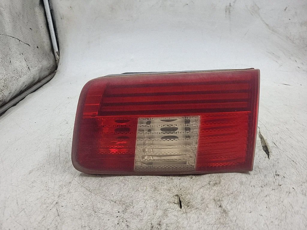 Tailgate rear/tail lights 6900218