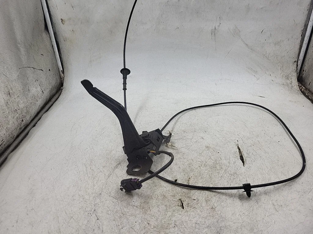 Engine bonnet/hood lock/catch