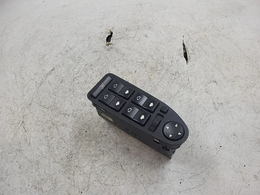 Electric window control switch – BMW 5 Series E39 (1996-2003)