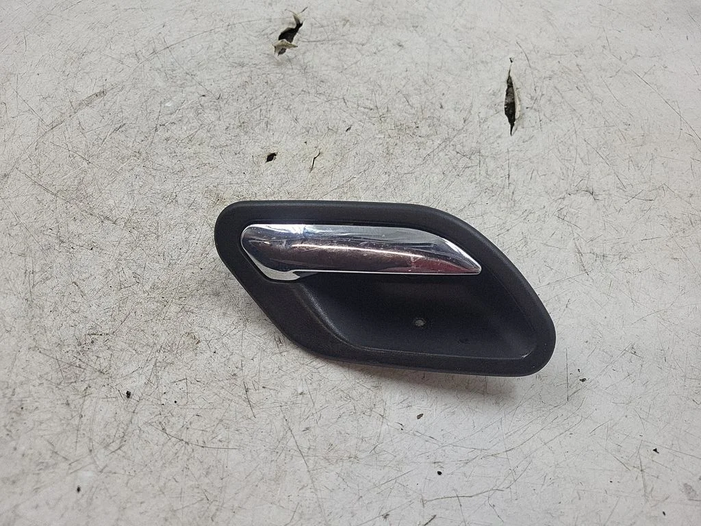 Front door interior handle – BMW 5 Series E39 (1996-2003)