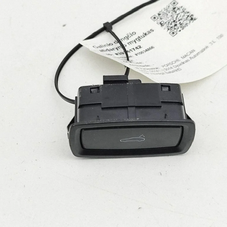 Tailgate/boot open switch button 7PP959832H