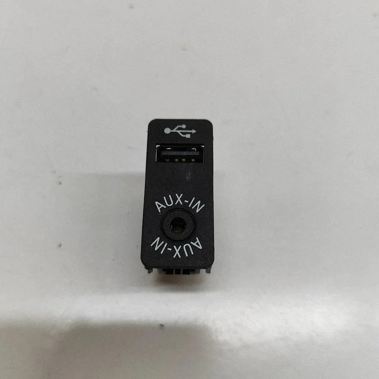 AUX ligzda – BMW 3. sērija F30 F35 F31 (2012-2018)